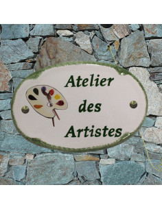 Plaque en céramique émaillée pour maison de forme ovale décor artisanal palette de peintre
