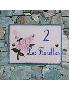 Plaque de maison céramique décor artisanal fleurs les lilas + inscription personnalisée