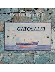 Plaque en céramique émaillée forme rectangle décor artisanal bateau de pêche+ personnalisation