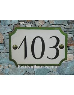 Plaque de Maison en céramique modèle aux angles incurvés 14x21 bordure vert avec numéro personnalisé