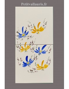 Fresque verticale sur carreaux 40 x 20 cm en faience blanche au décor artisanal bouquet de Fleurs jaunes et bleues