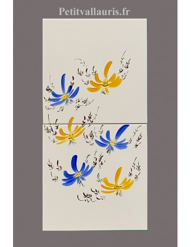 Fresque verticale sur carreaux 40 x 20 cm en faience blanche au décor artisanal bouquet de Fleurs jaunes et bleues