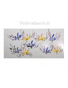 Fresque horizontale sur carreau 40 x 20 cm en faience blanche au décor artisanal bouquet de Fleurs jaunes et bleues