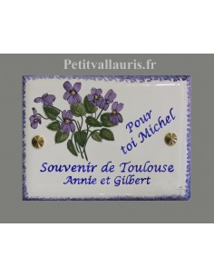 plaque funéraire en céramique décor fleurs les violettes inscription personnalisée couleur bleue