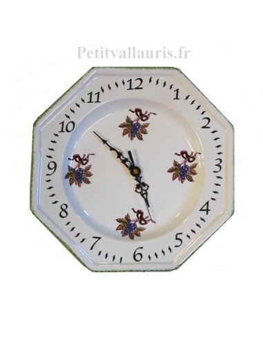 Horloge-pendule octogonale murale en faïence blanche motifs décor grappes de raisin avec bordure verte