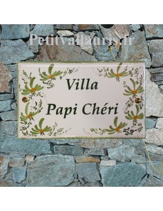 Plaque pour villa rectangle en céramique décor artisanal fleurs vertes + personnalisation en horizontale