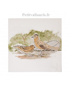 Carreau mural en faience blanche collection oiseaux avec motif artisanal Les Grives sur son nid