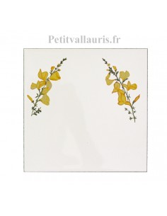 Carreau en faience blanche décor artisanal collection flore méditerranéenne les Genêts