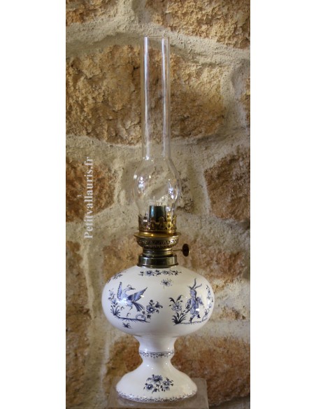 Lampe sur pied en faience bec à huile-pétrole ou montage électrique décor reproduction moustiers bleu