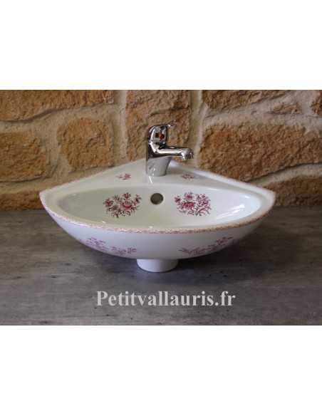 Lave-main d'angle en porcelaine blanche décor motifs fleurs camaïeux vieux rose