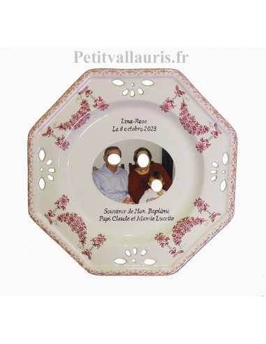 Assiette personnalisée souvenir de naissance en faïence octogonale motif camaïeux de rose avec photo