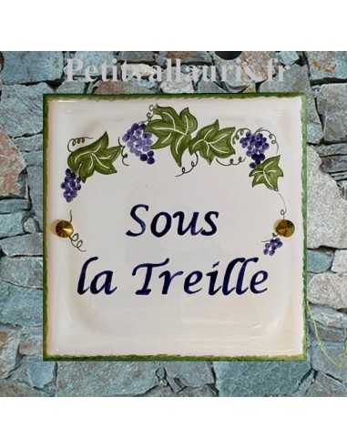 Grande plaque de maison en céramique modèle carrée motif artisanal treille grappe de raisin texte personnalisé en bleu