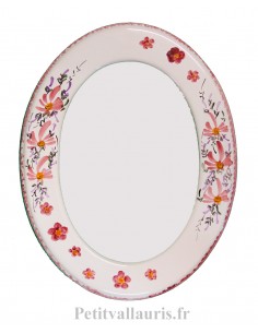 Miroir en faïence de forme ovale avec petites fleurs et décor artisanal fleuri rose