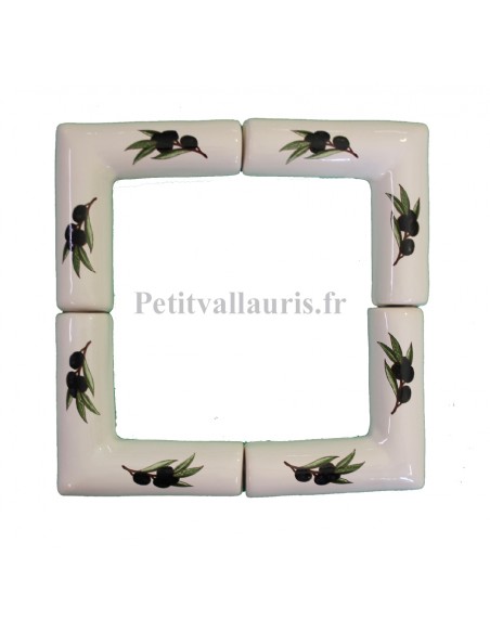 Listel d'angle modèle large demi-lune en faience émaillée blanche motif olives noire