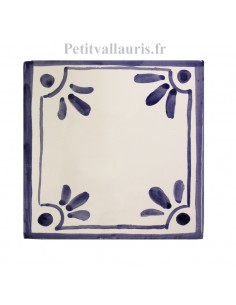 Carrelage mural en faience blanche motifs pétales bleues