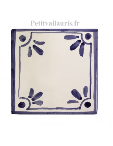 Carrelage mural en faience blanche motifs pétales bleues
