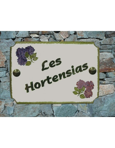 Grande plaque de maison en céramique modèle aux angles incurvés motif artisanal Hortensias violine et parme + personnalisation