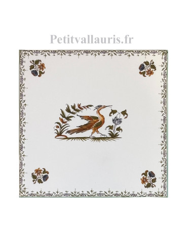 Carreau 20 x20 en faience blanche décor fleurs médium et motif central oiseau (2216) décor polychrome