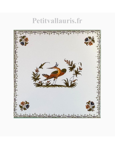 Carreau 20 x20 en faience blanche décor fleurs médium et motif central oiseau tête retournée décor polychrome