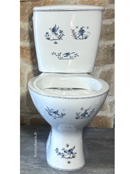 Toilettes-WC en céramique blanche décor tradition vieux moustiers bleu