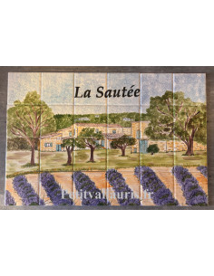 Fresque murale sur carreaux de faïence décor artisanal modèle ferme et champs de lavande haute Provence
