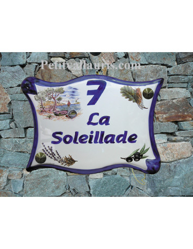 Plaque de maison modèle parchemin en céramique motif calanque+ personnalisation et bord bleu