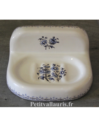 Porte savon en faïence blanche modèle mural fleurs tradition bleues