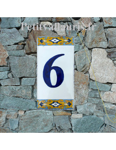 Numéro de maison au détail sur plaque en faïence à coller chiffre 6 motif arabesque jaune et bleue