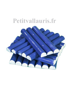 Listel en faience modèle demi-lune large émaillé uni bleu Lavande