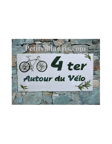 Plaque de maison faience émaillée décor byciclette et brins d'olive inscription personnalisée verte