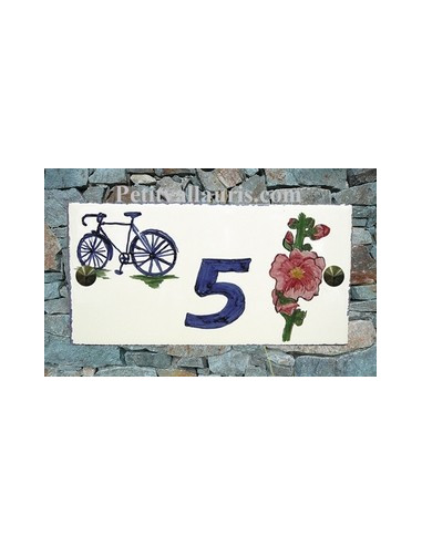 Plaque de maison faience émaillée décor bicyclette et rose trémière inscription personnalisée bleue