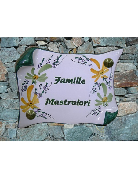 Plaque de Maison parchemin décor fleurs jaunes et vertes inscription personnalisée vertes