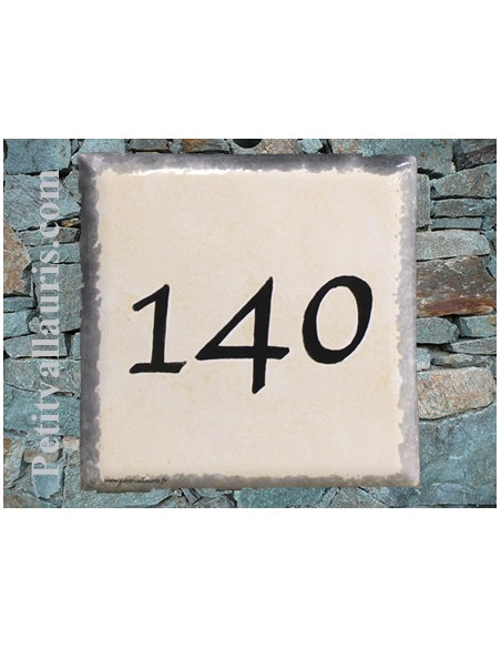 Numéro de maison chiffre noir et bord gris pose horizontale