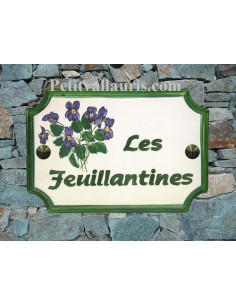 Plaque de Maison rectangle décor et texte personnalisés les violettes inscription verte bord vert