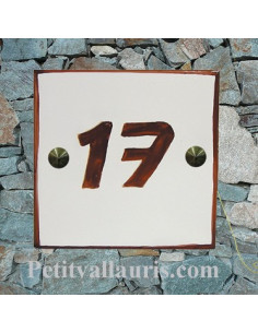 Numéro de maison chiffre et bord rouille pose horizontale