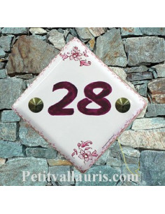 Numéro de maison décor fleurs et frise tradition vieux moustiers rose pose diagonale