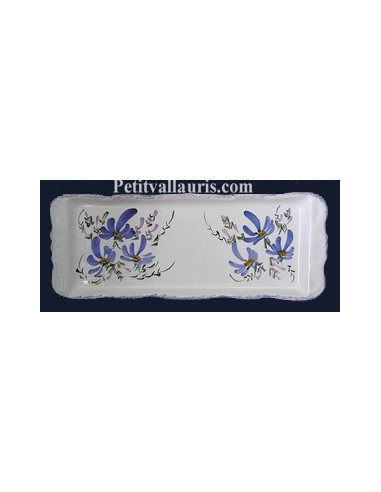 Plat à cake rectangulaire en faïence blanche décor artisanal fleurs bleues
