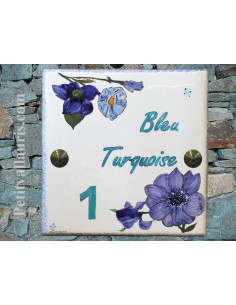 Grande plaque de maison en céramique modèle carrée avec motif artisanal Fleurs bleues et turquoises + personnalisation