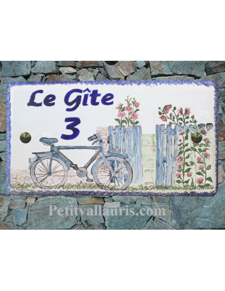 Plaque de Maison rectangle décor personnalisé bicyclette bleue et roses trémières inscription bleue