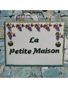 plaque pour maison céramique décor grappes de raisin inscription horizontale verte