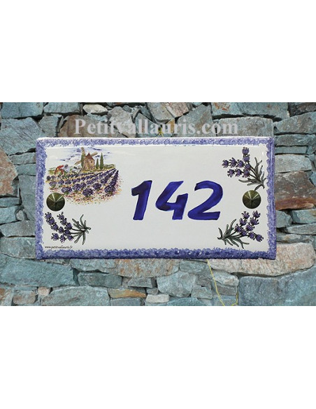Plaque de maison faience émaillée décor moulin et paysage lavande inscription personnalisée bleue