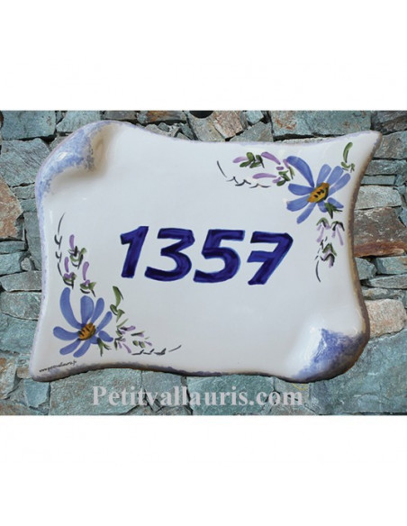 Plaque de Maison parchemin décor fleurs bleues inscription personnalisée bleue
