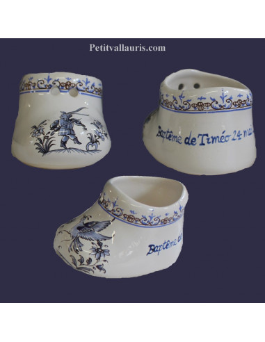Chausson de naissance ou baptême personnalisé décor tradition vieux moustiers