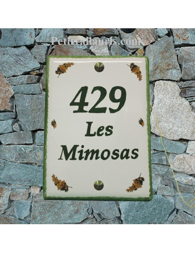plaque de maison céramique décor brins de mimosas inscription verte bord vert pose verticale