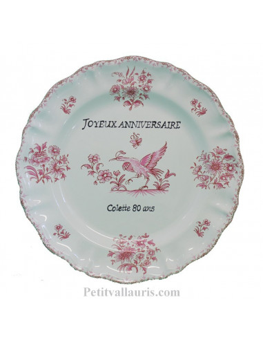Assiette avec inscription personnalisée pour un anniversaire décor inspiration vieux moustiers rose