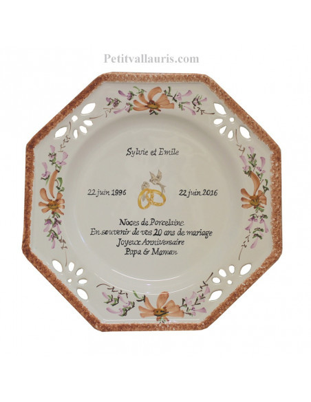 Assiette de Mariage octogonale décor fleurs saumons avec poème noces d'or