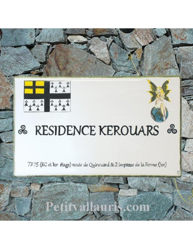Plaque rectangulaire en céramique avec écusson-armoiries bretonnes et elfe