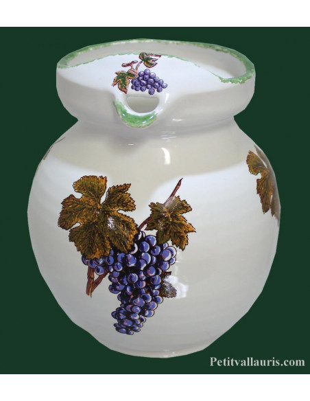 Pichet a eau forme boule en faience contenance 1 Litre environ décor motifs raisins et vignes