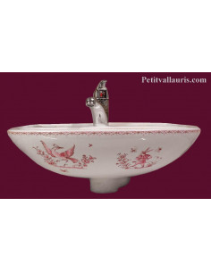 Lave-main en porcelaine modèle Odysse reproduction motifs oiseaux et personnages du décor Vieux Moustiers rose