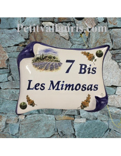 Plaque de Maison en céramique modèle parchemin 14x21 décor paysage bastide provençale brins de mimosas inscription personnalisée